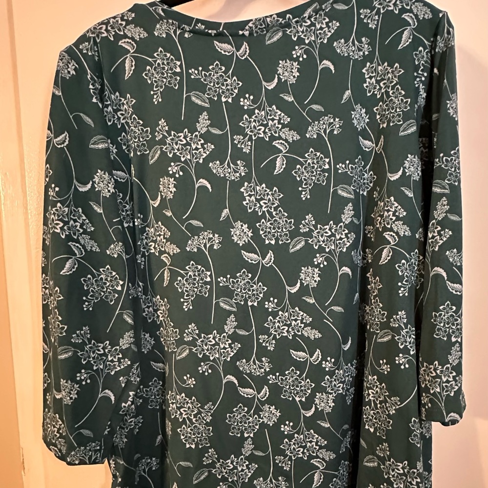 The Pioneer Woman green Floral V-Neck 3/4 Sleeve Top - Picture 4 of 5